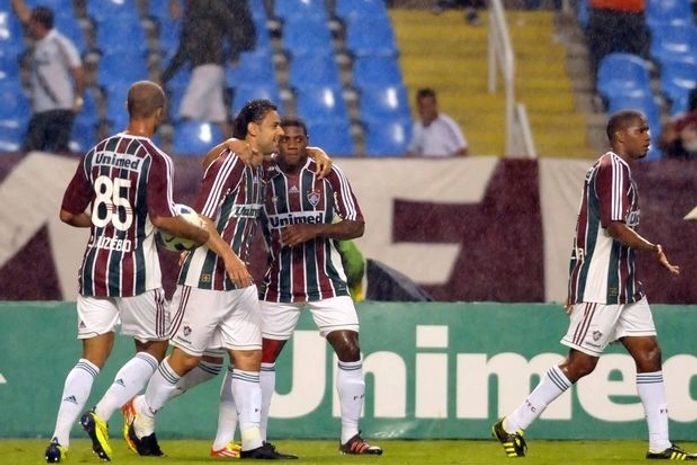 Em jogo épico, Fluminense vence o Grêmio e ainda sonha com o título