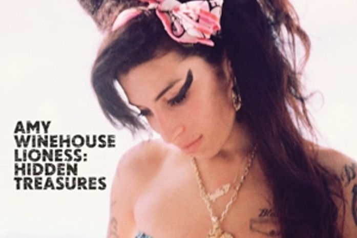 Amy Winehouse escreveu músicas do 3° CD e planejava grupo