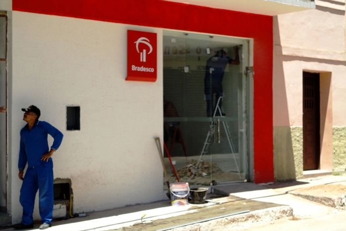 Jacob Brandão comemora chegada do banco do Bradesco em Mata Grande