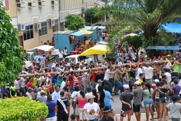 Festa do Mastro," um século de tradição".