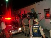 Dois homens atiram em grupo de pessoas: Quatro feridos, um morto