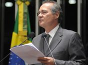 Na Tribuna do Senado, Renan volta a defender justiça para a população negra

