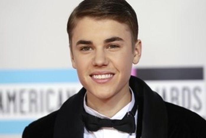 Mãe de suposto filho de Justin Bieber vai submeter bebê ao DNA