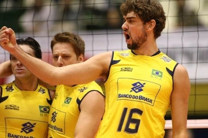 Impecáel, Brasil arrasa a Rússia e assume a ponta da competição