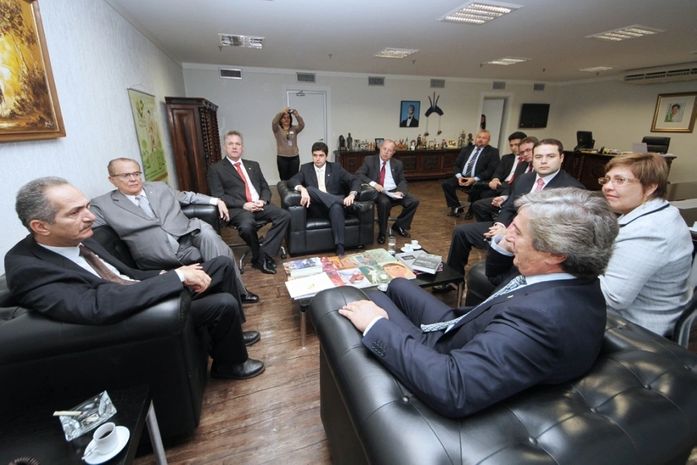 Políticos alagoanos se reúnem com ministro Aldo Rebelo por inclusão na Copa e Olimpíadas