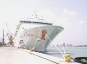 Navio no porto de Maceió 
