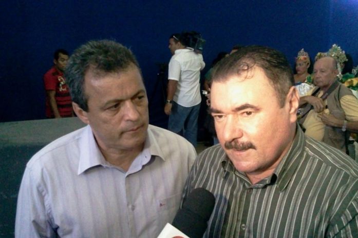 Secretário Mozart Amaral e o prefeito Cícero Almeida 