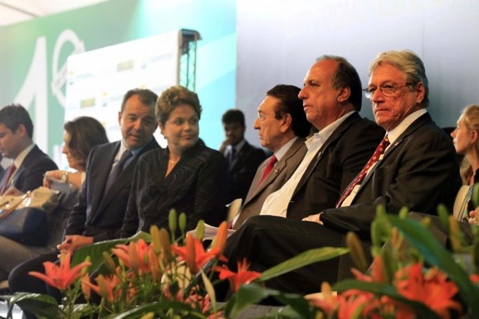 Teo participou de lançamento de navio com o empresário German Efromovich e a presidenta Dilma Rousseff