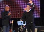 Cantor Renner está internado em clínica de reabilitação
