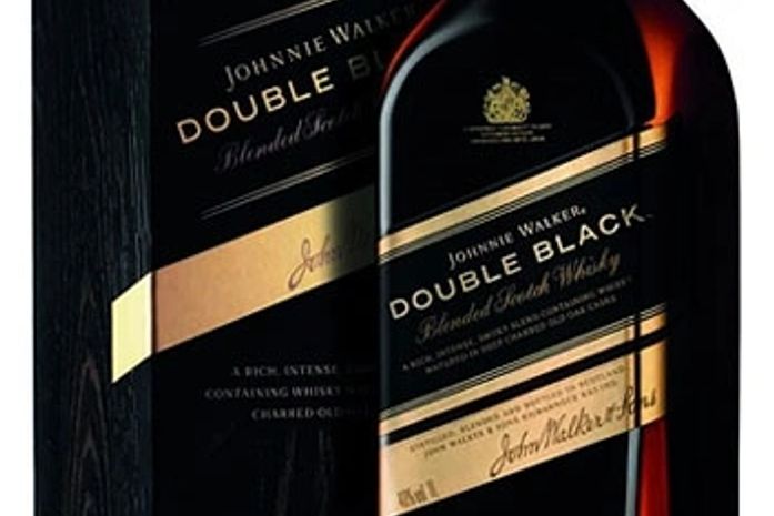 Johnnie Walker Double Black chega ao Brasil em Dezembro