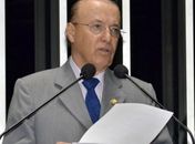 A PEC que restitui a obrigatoriedade do diploma de jornalista é de autoria do senador Antônio Carlos Valadares 