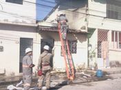 Residência de Policial militar fica destruída após incêndio no Feitosa