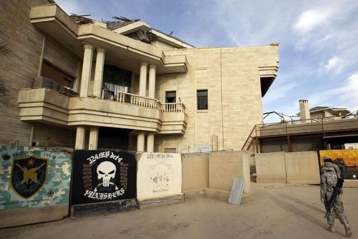 Principal base americano no Iraque passa ao controle de Bagdá