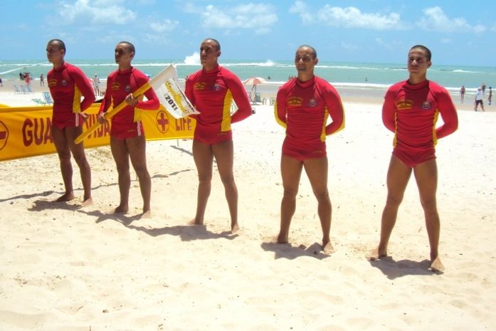 Guarda-vidas vão atuar em praias alagoanas