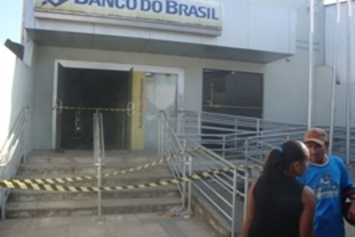 Agência foi isolada pela PM