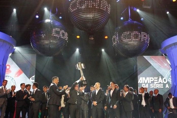 Em noite de coroação para o Timão, Vasco domina os prêmios individuais