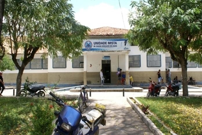 "É mentira, o hospital de Pão de Açúcar não vai fechar" diz prefeito