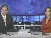 Poeta estreia como âncora do "JN " e recebe elogio de Bonner