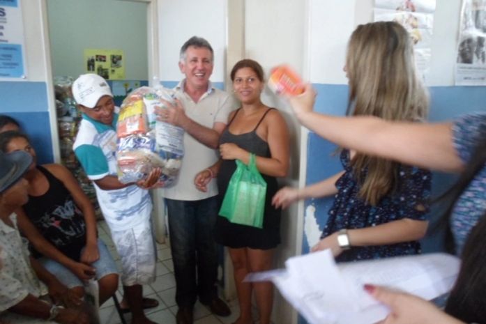 Prefeitura entrega cestas nutricionais para gestantes de Major Izidoro