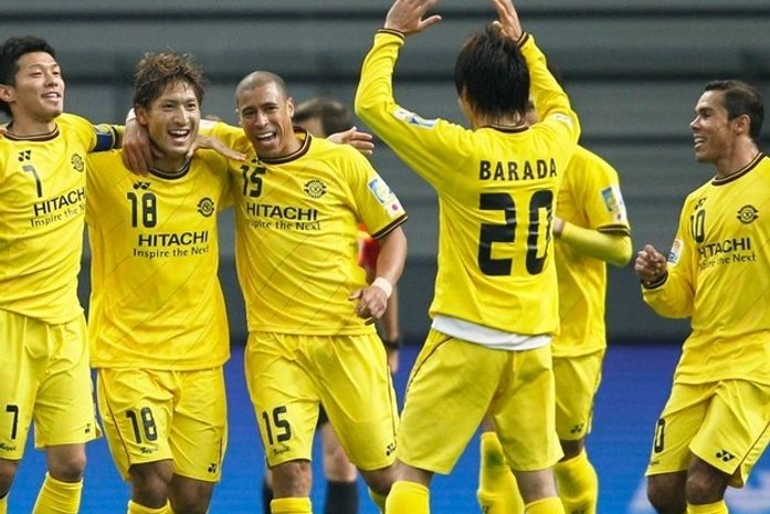 Sob os olhares de Muricy, Kashiwa bate Auckland e avança às quartas