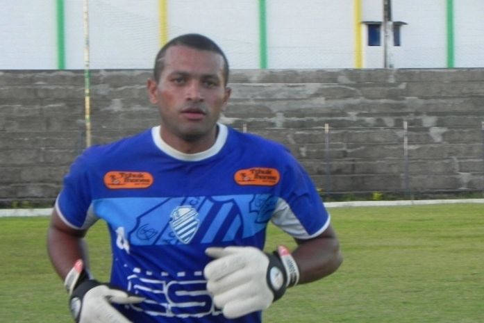 CSA anuncia contratação do goleiro Santos