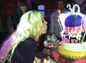 Britney Spears comemora 30 anos com atraso de uma semana
