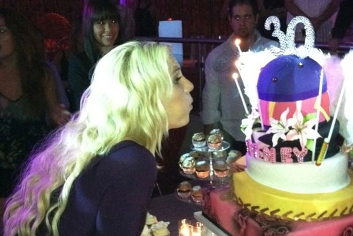 Britney Spears comemora 30 anos com atraso de uma semana