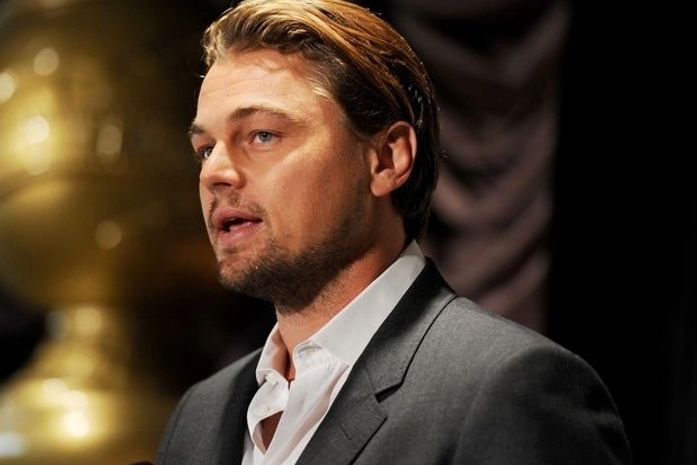 Gases do cachorro de DiCaprio incomodam amigos do ator