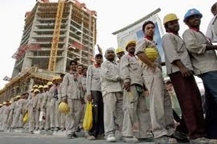 Avanço da construção civil no Brasil dá novo status à profissão de pedreiro