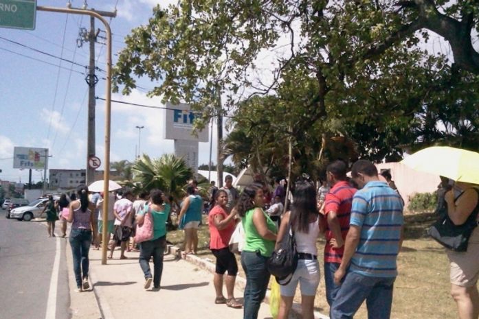 Eleitores na fila
