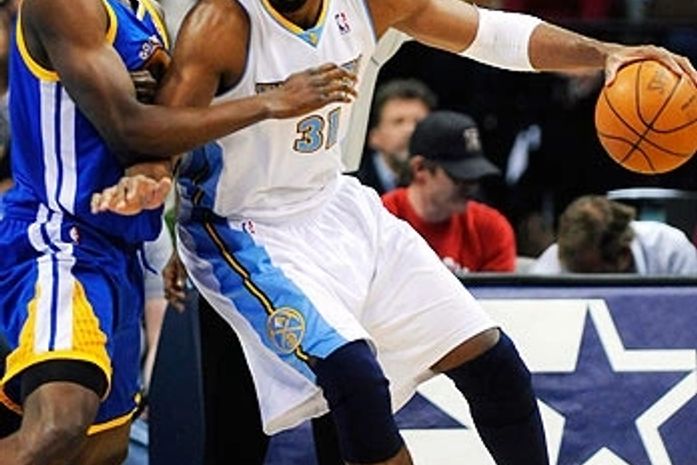 Nenê renova por cinco anos com Nuggets por R$ 124 milhões