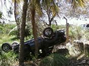 Veículo de ex-vereador capota na AL 101 Norte