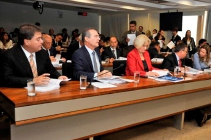 Na CAE, Renan tem aprovação para estender o benefício aos concluintes de cursos superior ainda não inseridos no mercado de trabalho