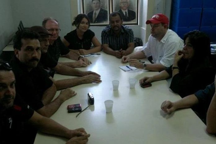 Após assembleia com sindicatos, funcionários e professores do Colégio Batista acabam greve