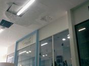 Água da fossa escorreu pelo teto da galeria