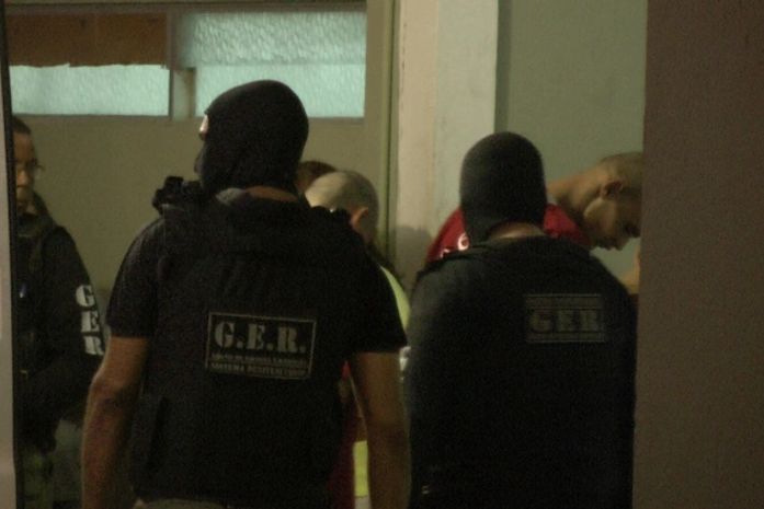 Transferencia de presos para o presídio de segurança máxima