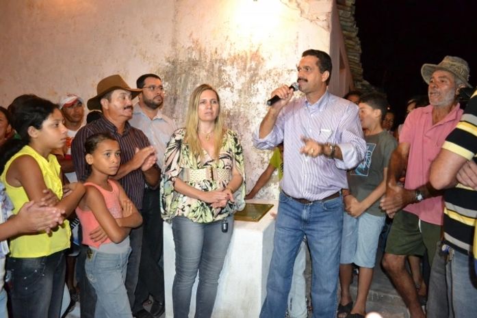 Marlan Ferreira entrega mais uma bateria de obras à população