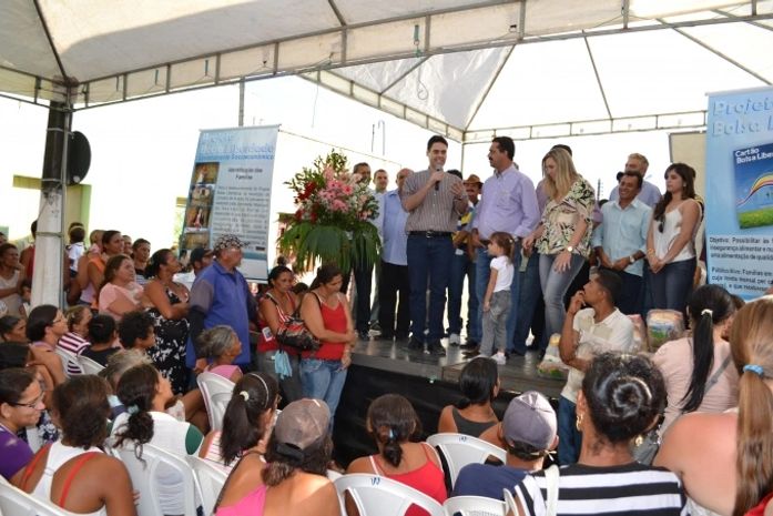 Marlan Ferreira entrega mais uma bateria de obras à população