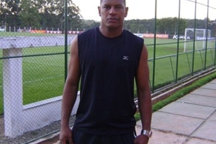 Experiente goleiro Flávio será apresentado na terça-feira