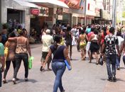 Lojas e shoppings ampliam horários para compras de última hora