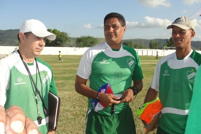 Preparador físico Edmilson Machado, treinador Flávio Barros e auxiliar Joécio Barbosa.