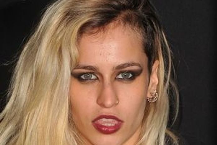 Alice Dellal é confirmada como o novo rosto da grife Chanel