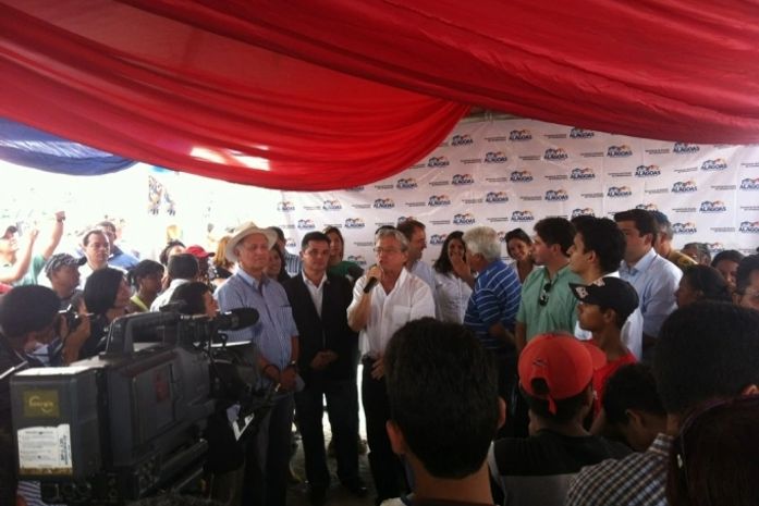 JHC participa de entrega de casas em São José da Laje