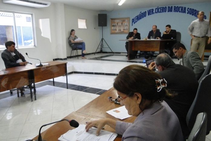 Sessão teve a participação de nove vereadores