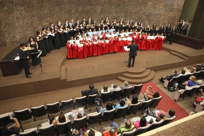 Programação do Natal tem coral e cantata na Praça Multieventos