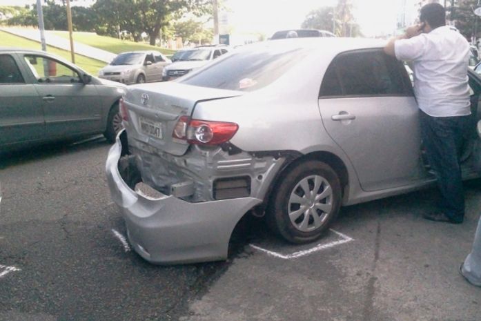 Toyota ficou com parachoque destruído