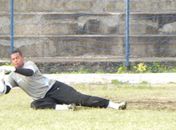 Goleiro Flávio trabalhando.