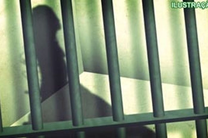 Prostituta é presa por morder pênis de cliente que não pagou programa