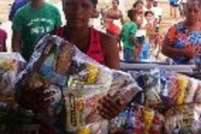 Alegria da desabrigada Maria em Murici