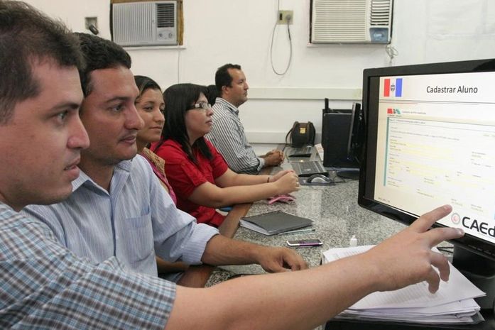 Pré-matrícula de novatos começa nesta terça nas escolas estaduais